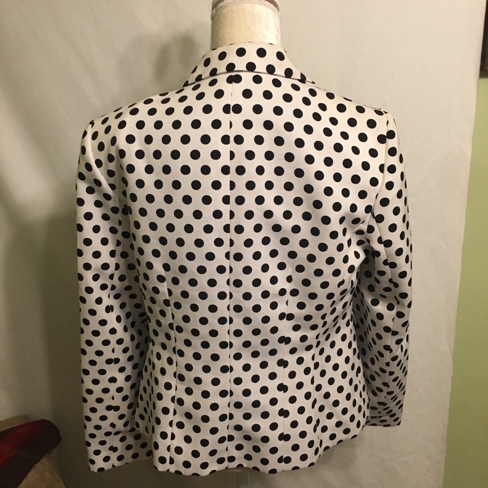 Blazer - Picture 7 of 8